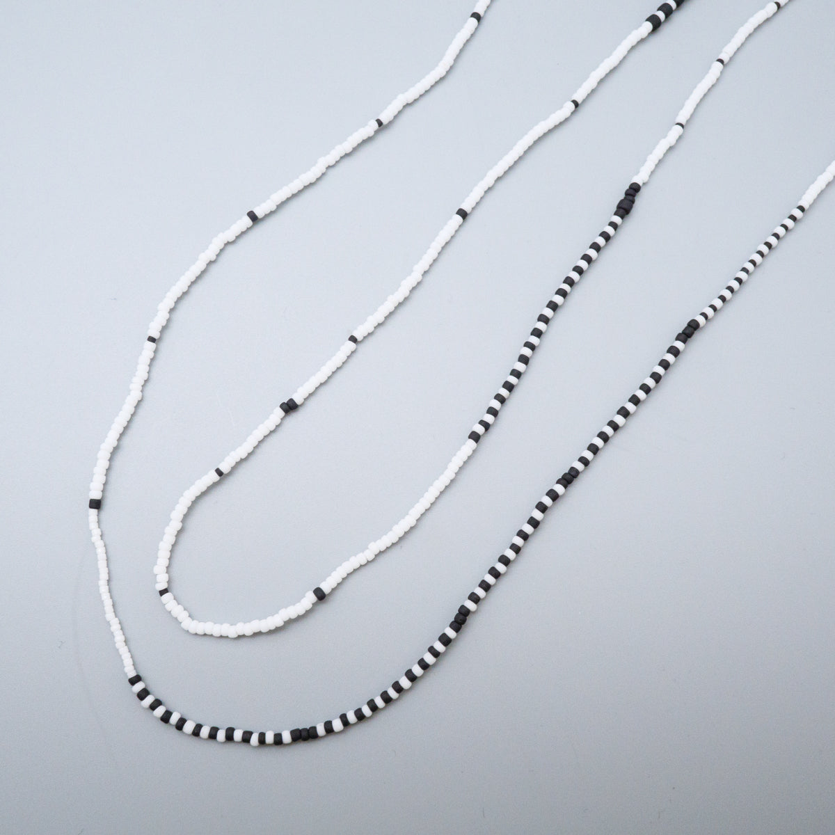 PERAPERAKビーズネックレス(モノトーナル)