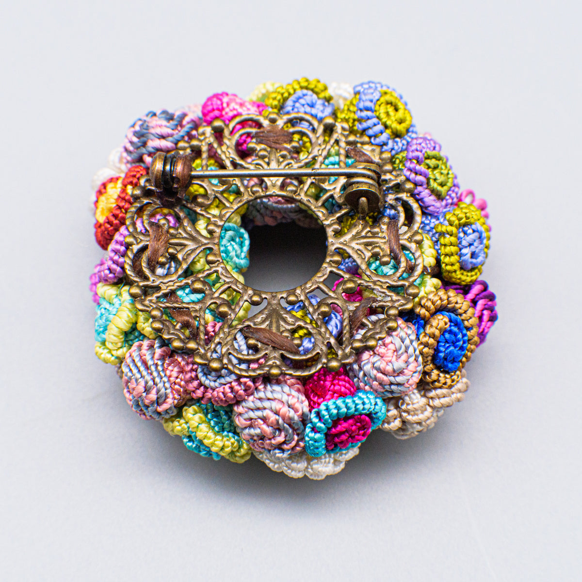 モロッコボタンブローチ