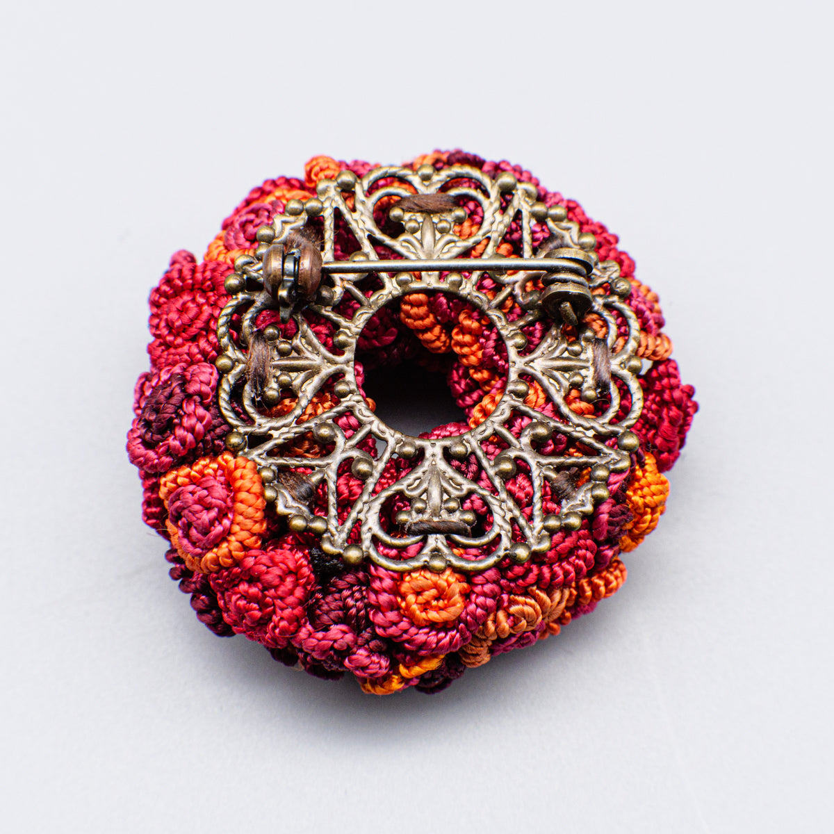 モロッコボタンブローチ