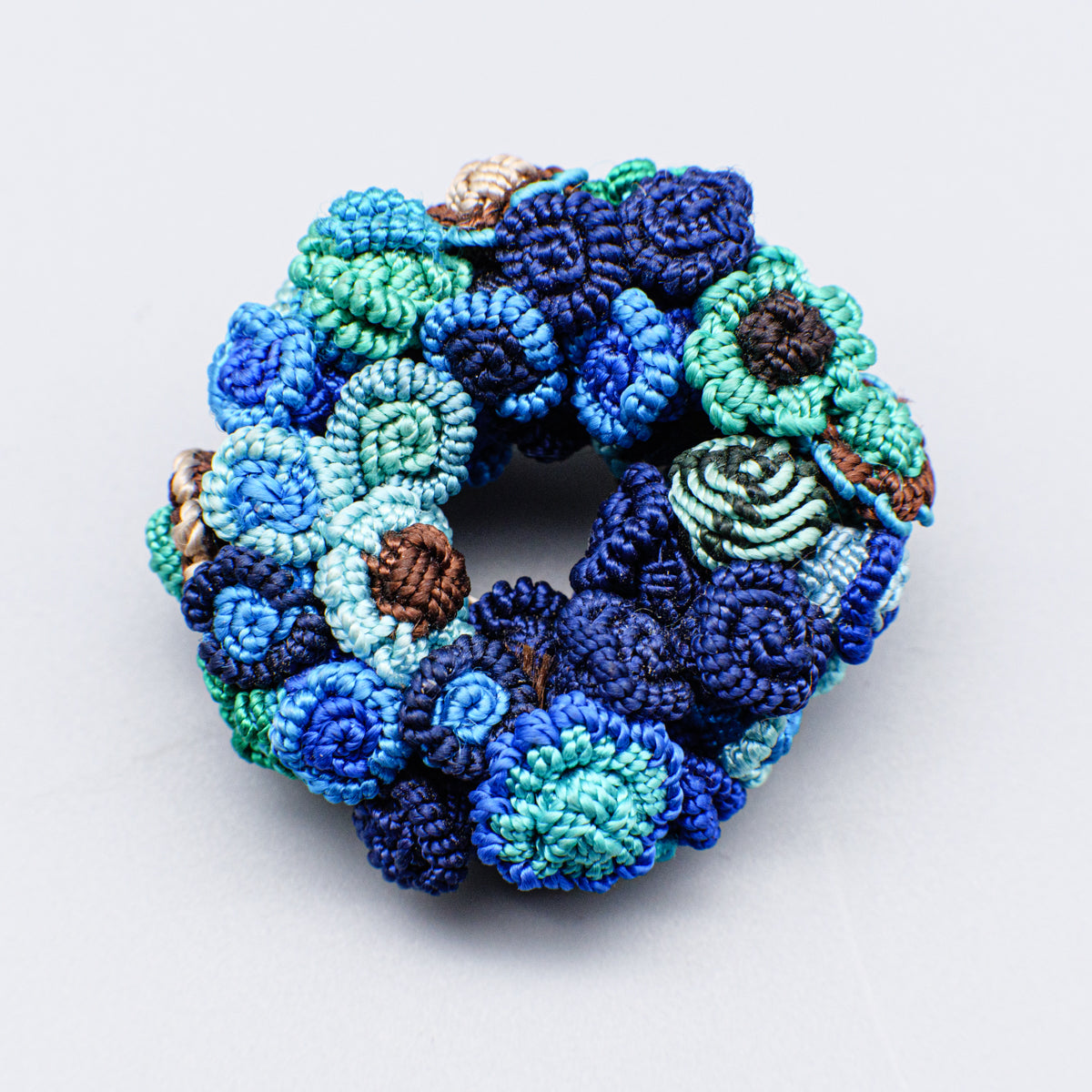 モロッコボタンブローチ