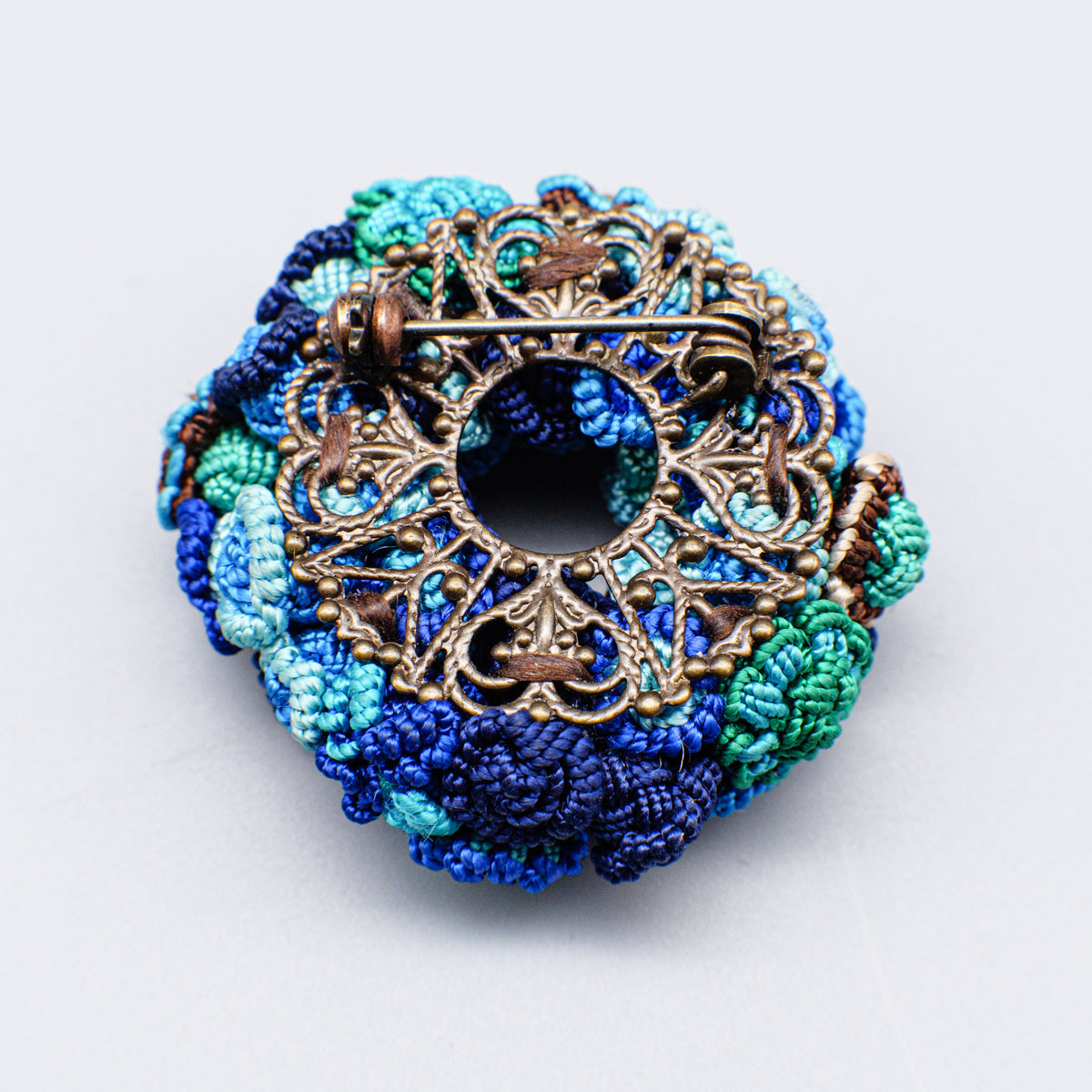 モロッコボタンブローチ