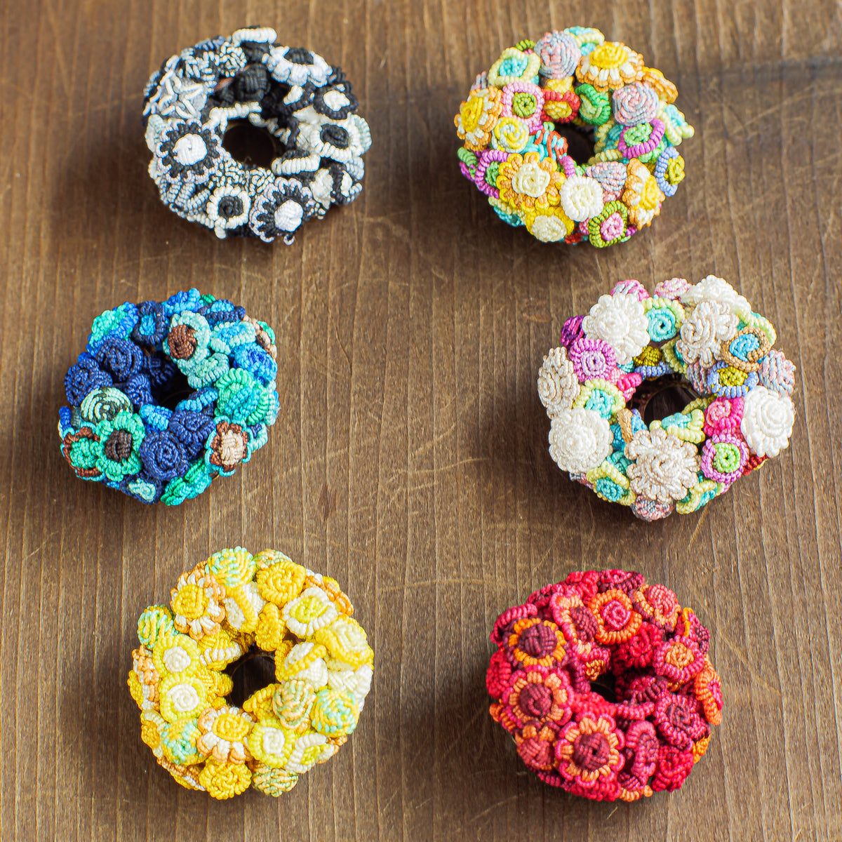 モロッコボタンブローチ