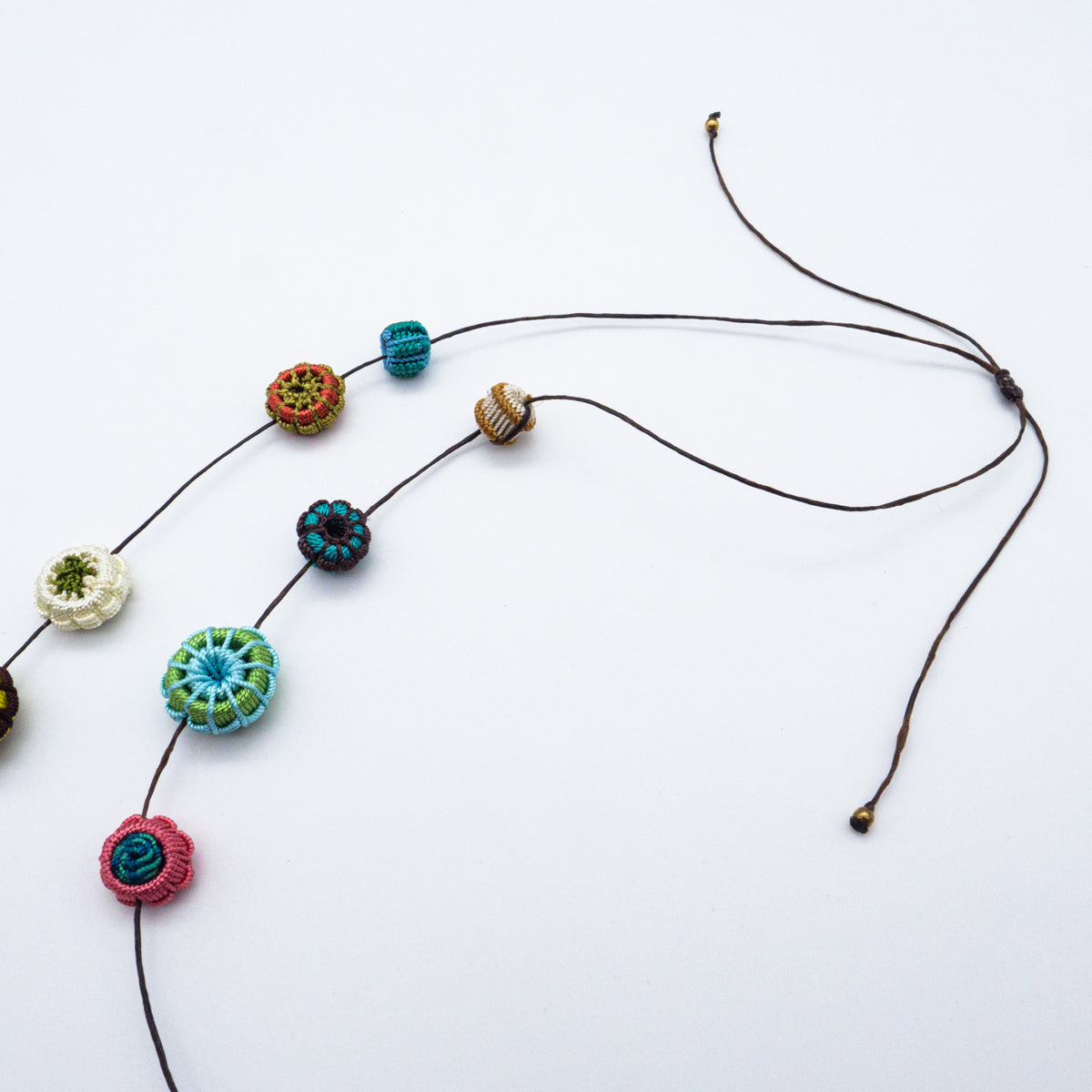 モロッコボタンネックレス(フラットタイプ)