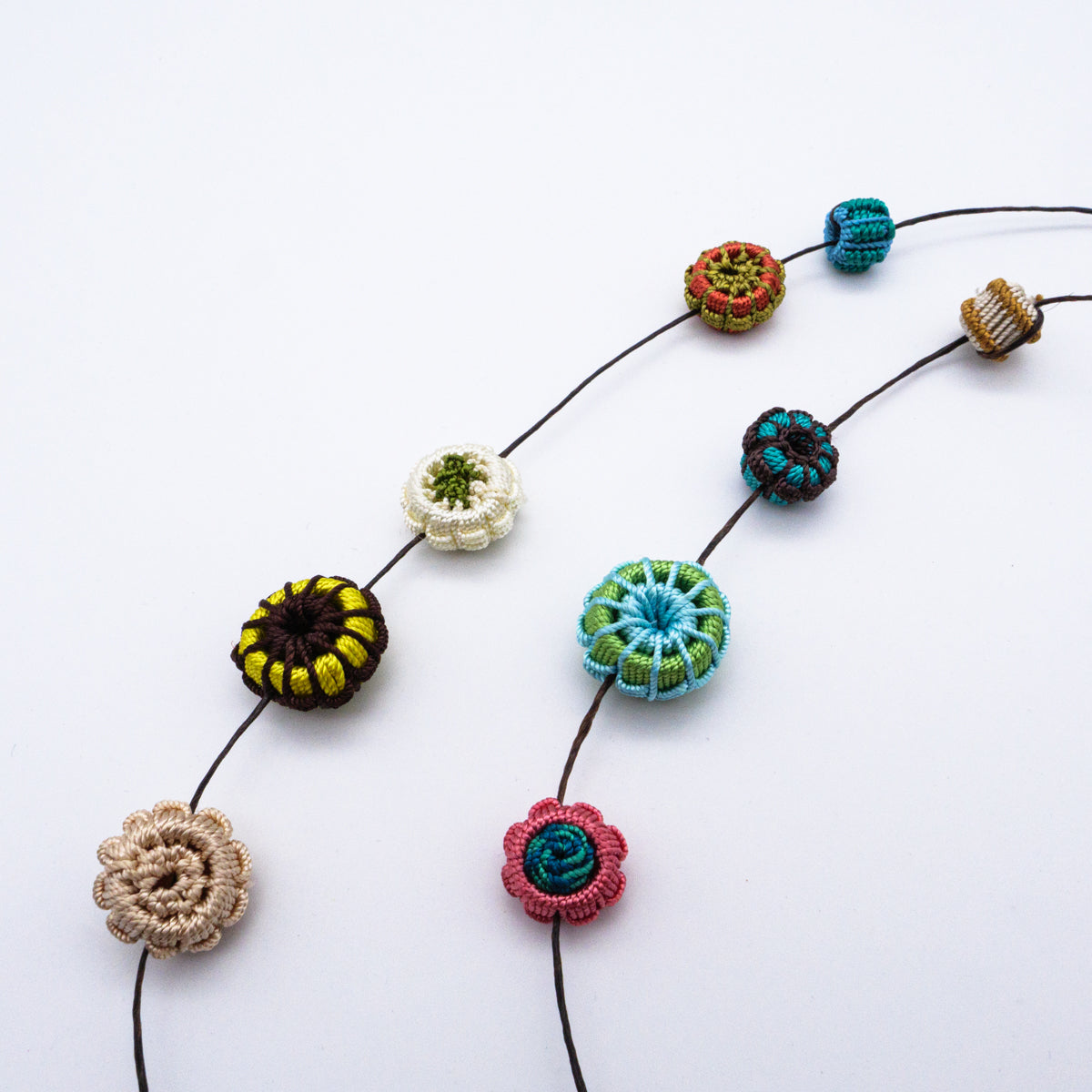 モロッコボタンネックレス(フラットタイプ)