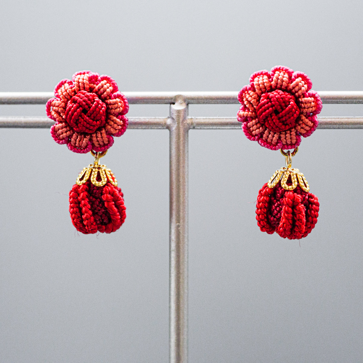 モロッコボタンピアス(平ボタンティアドロップ)