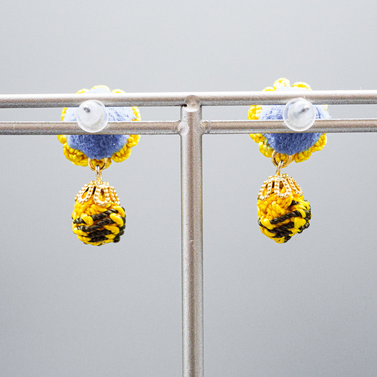 モロッコボタンピアス(平ボタンティアドロップ)