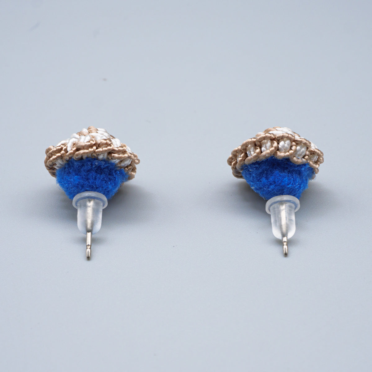 モロッコボタンピアス(平ボタン)