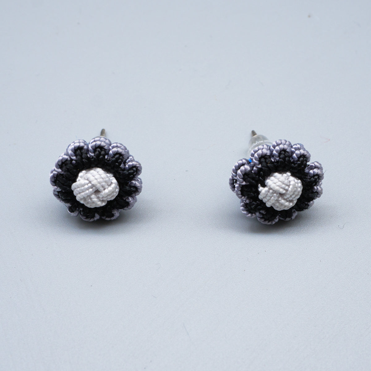 モロッコボタンピアス(平ボタン)