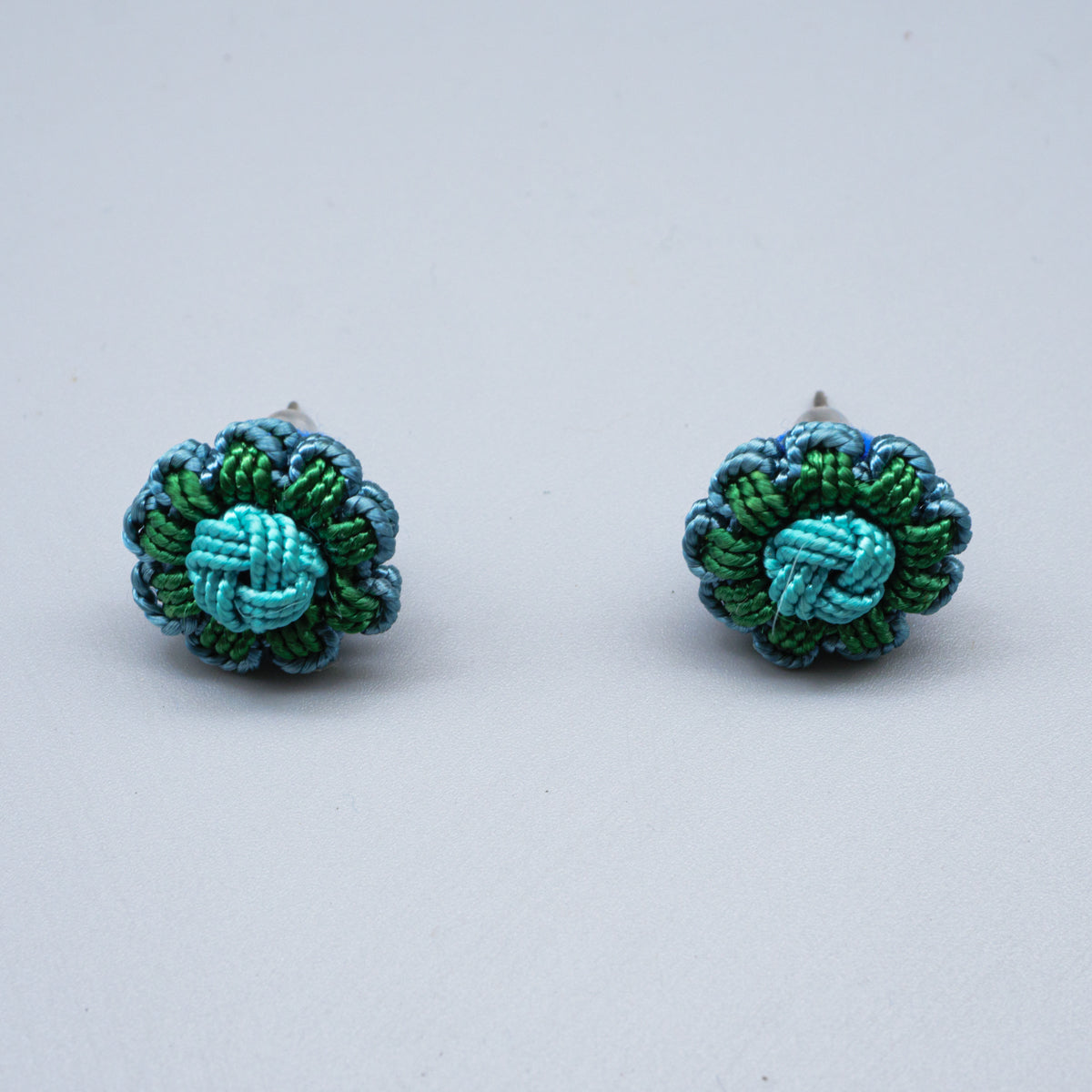 モロッコボタンピアス(平ボタン)