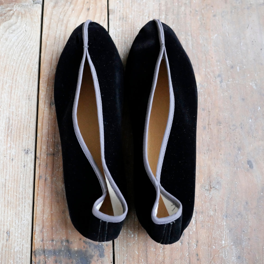 ヴェルベット平劇シューズ