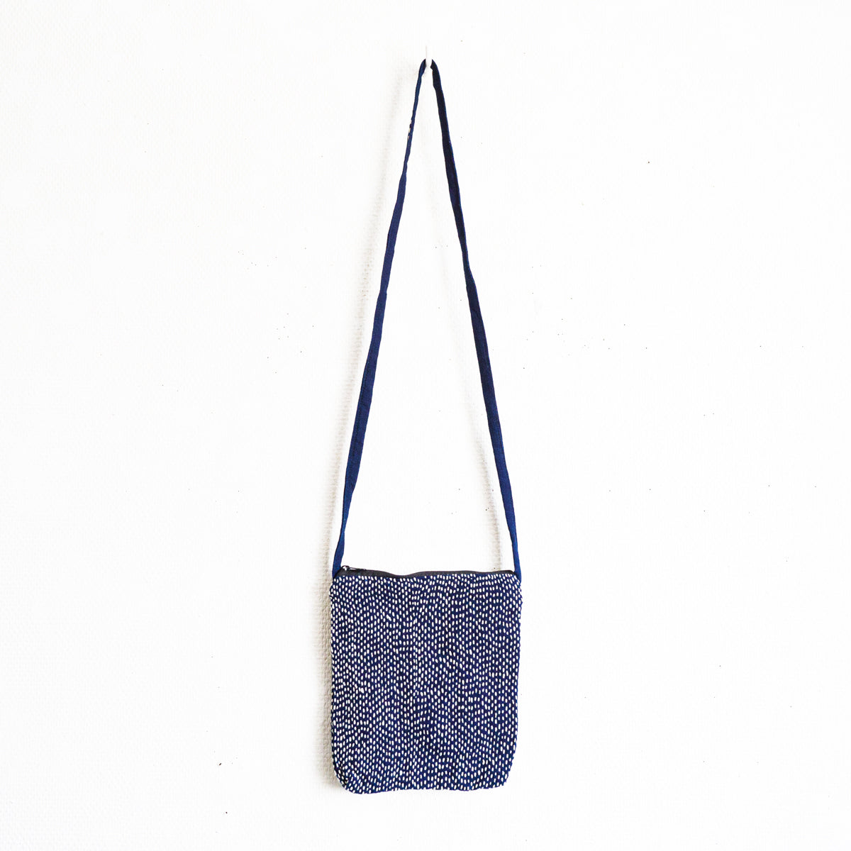青白刺繍ポシェット