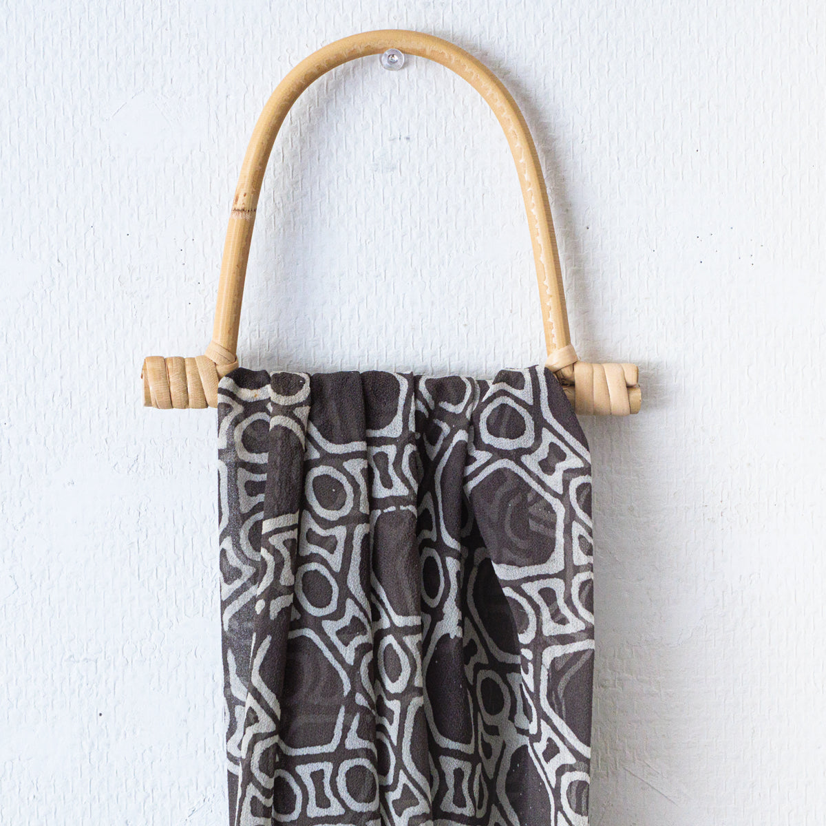 ラタンスカーフハンガー