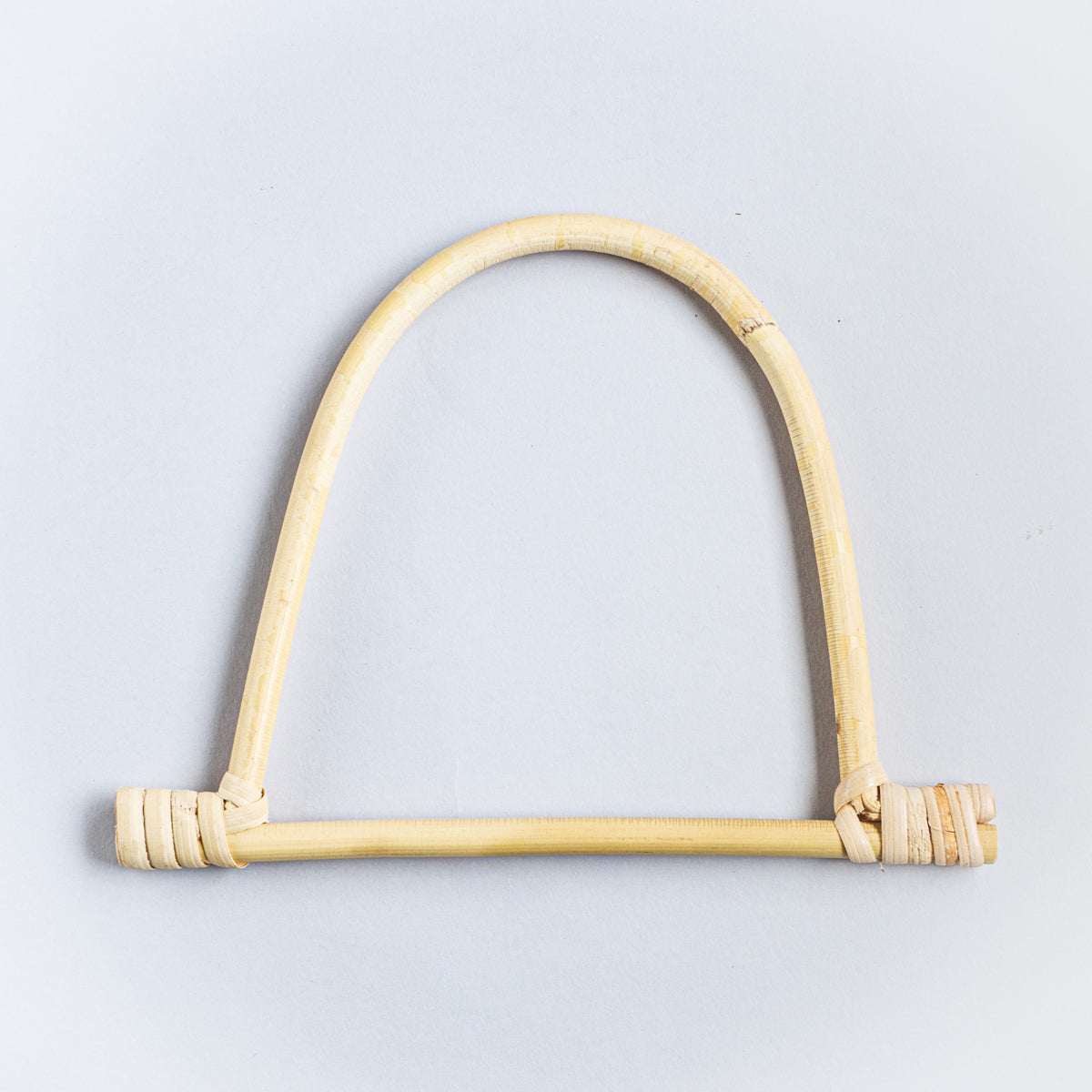 ラタンスカーフハンガー