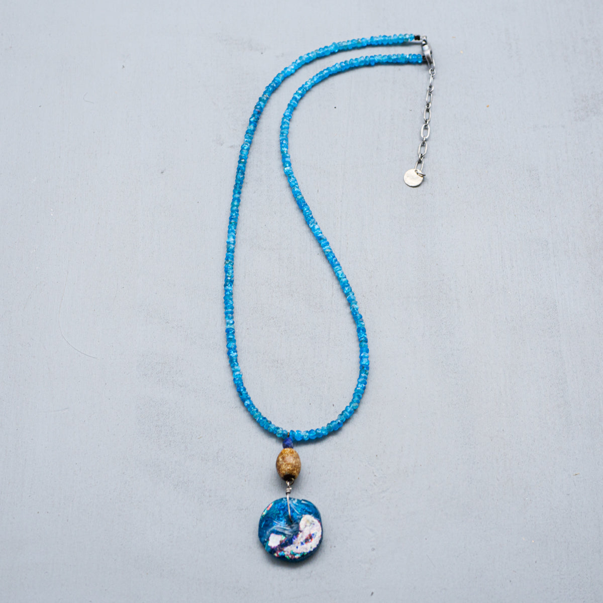 ローマングラスネックレス