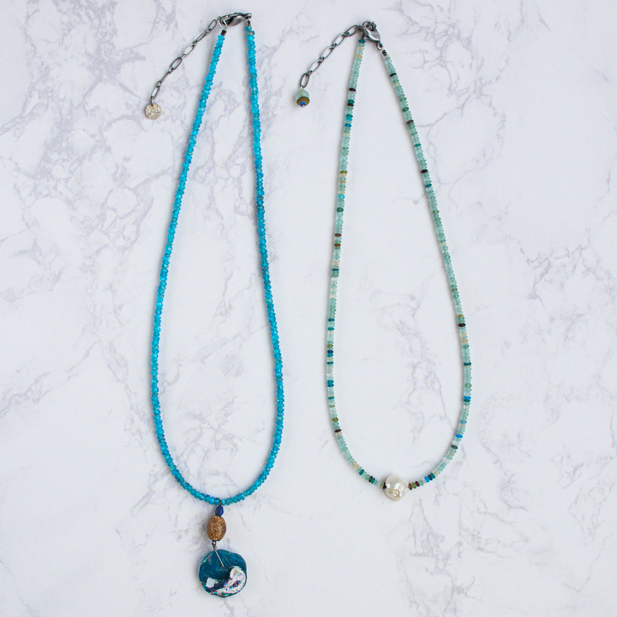 ローマングラスネックレス