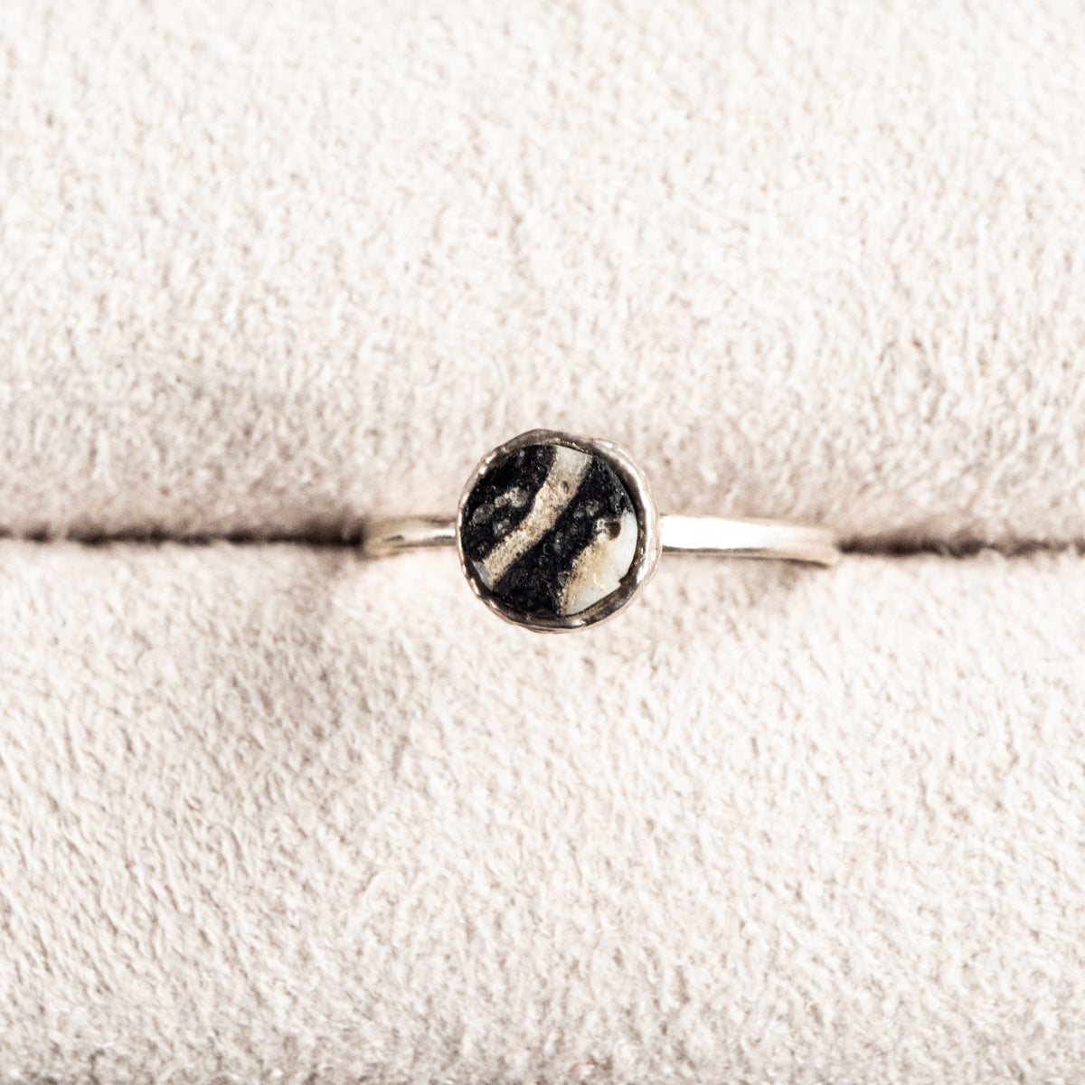 古代ローマンモザイクとんぼ玉片リング