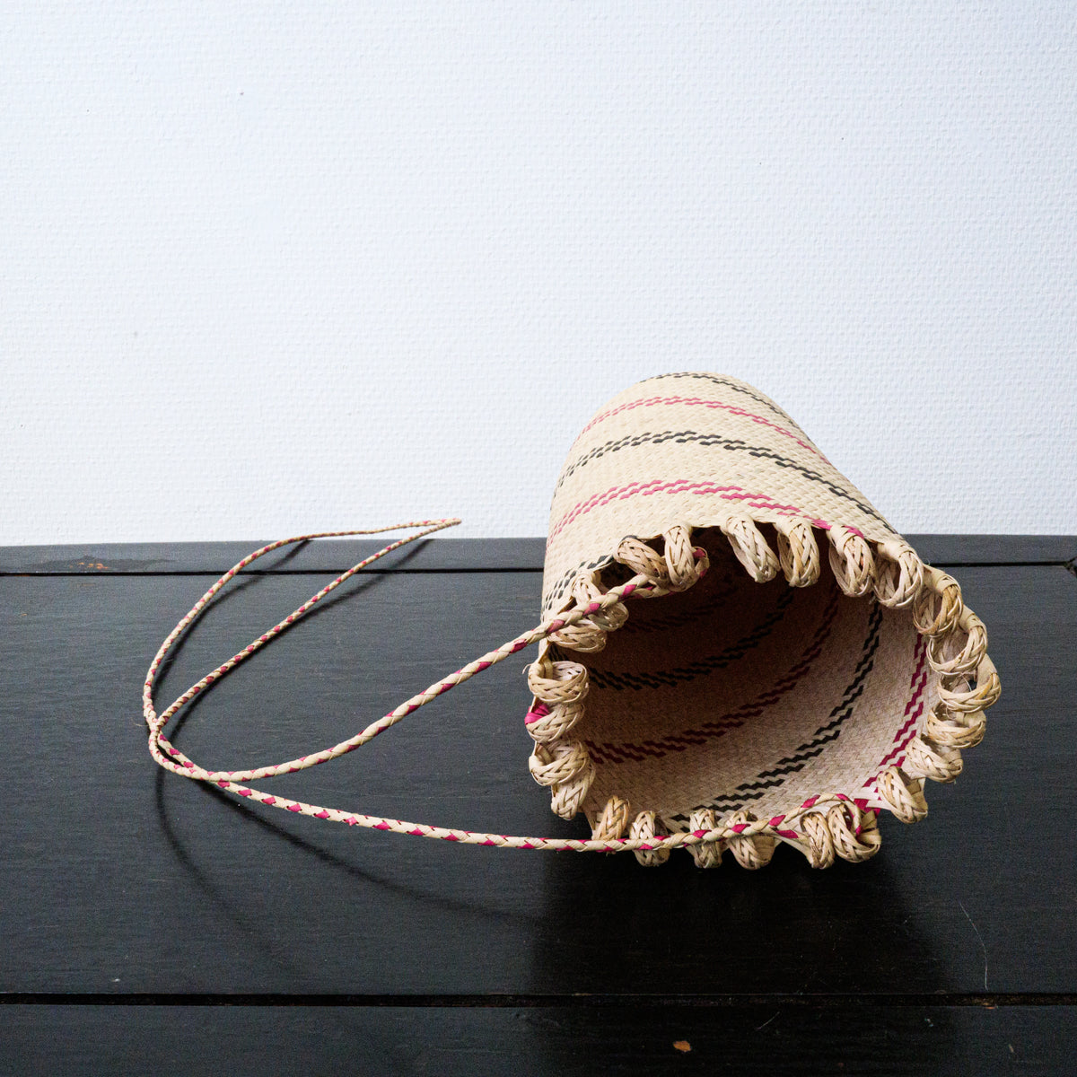 ダヤック族筒型ポシェット