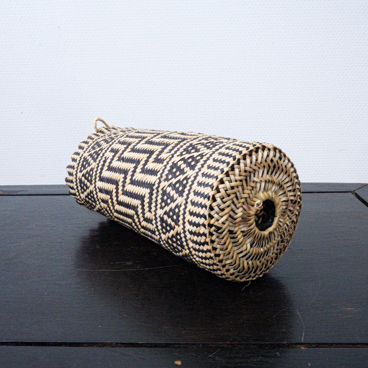 ダヤック族筒型ポシェット