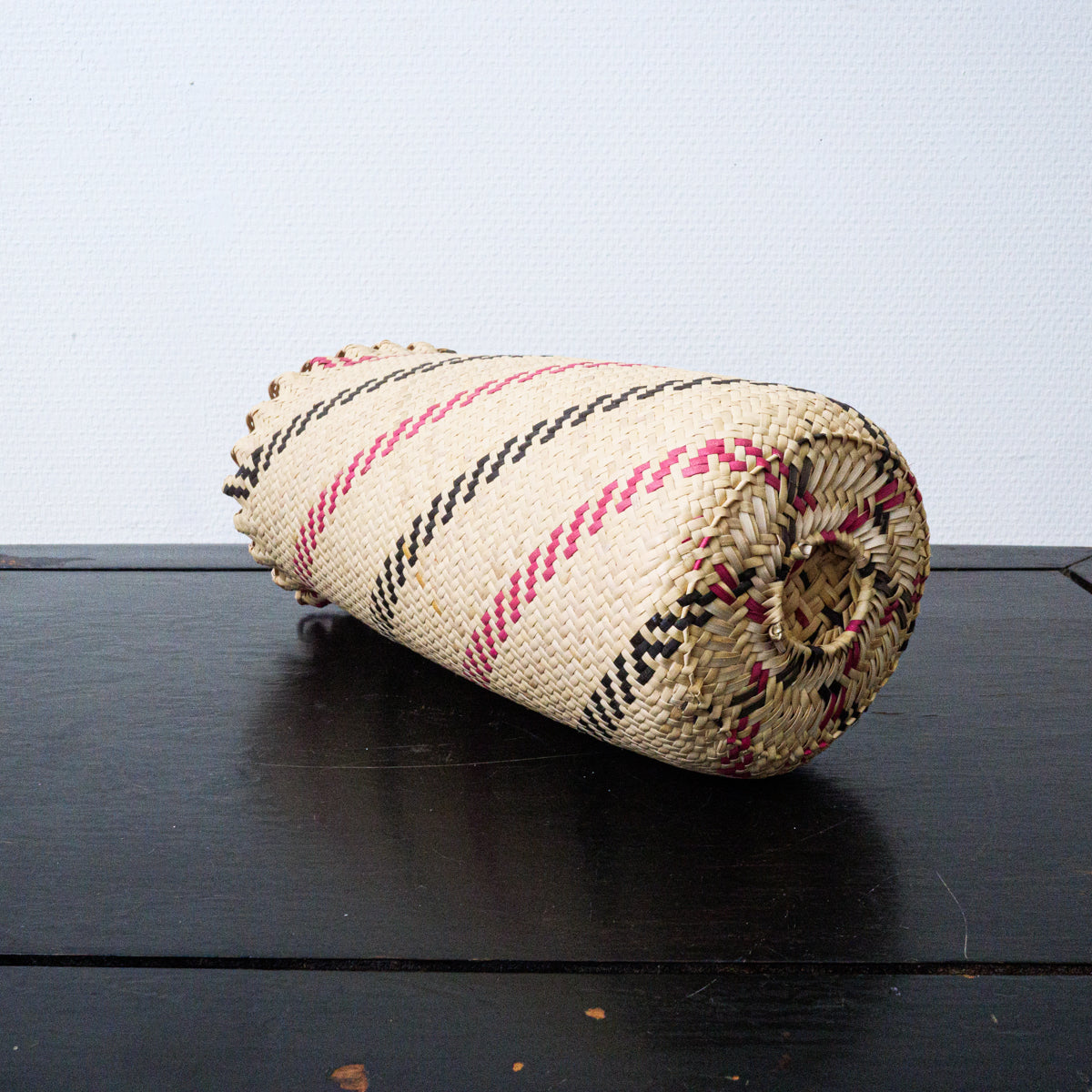 ダヤック族筒型ポシェット