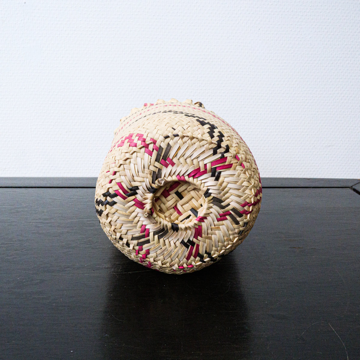 ダヤック族筒型ポシェット