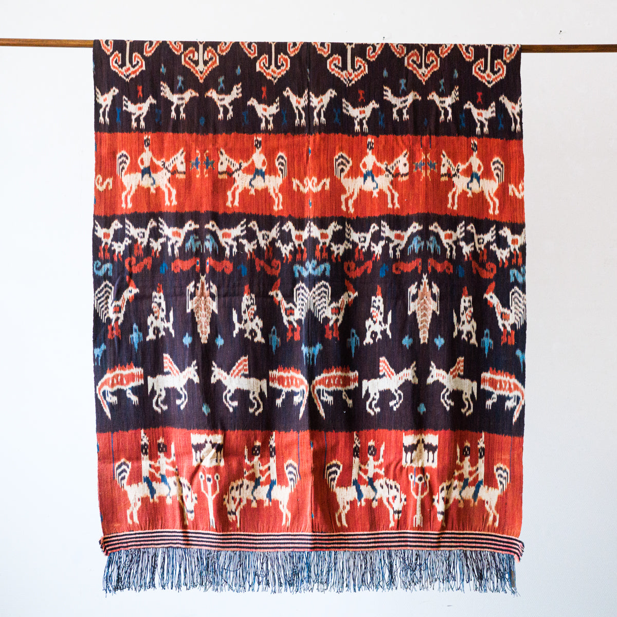 イカットタペストリー(アニマル)