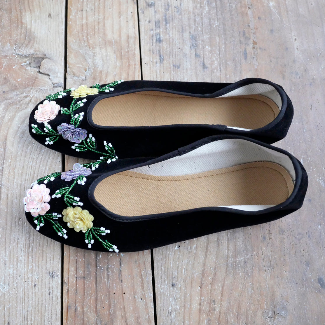 ヴェルベットビーズ靴