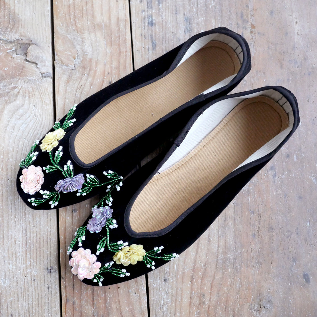 ヴェルベットビーズ靴