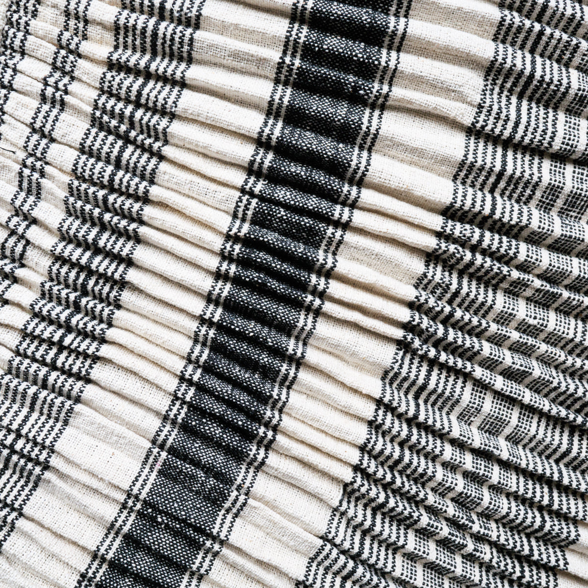 モン族白黒プリーツスカート