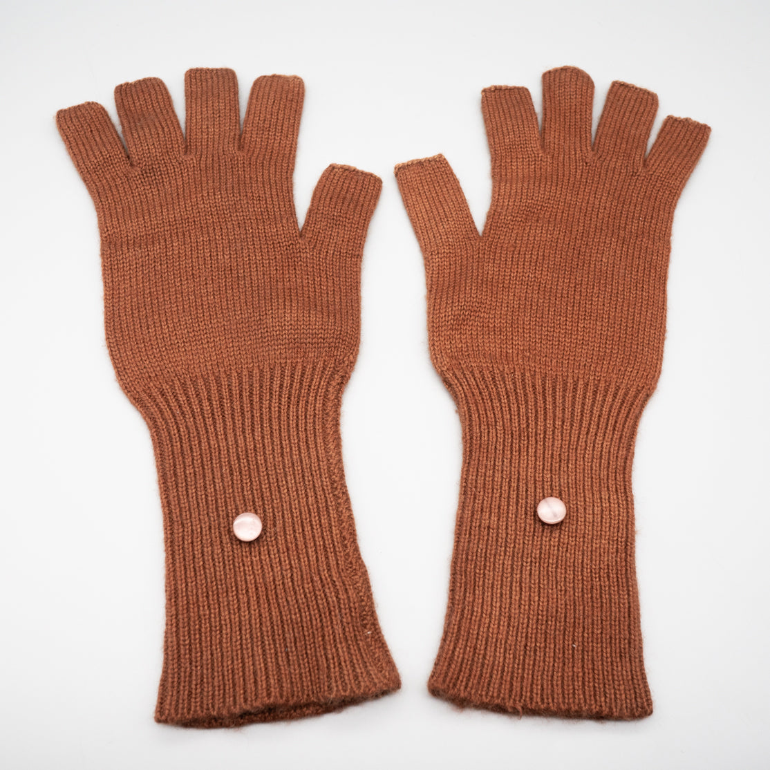 クルミ染めウールミトン