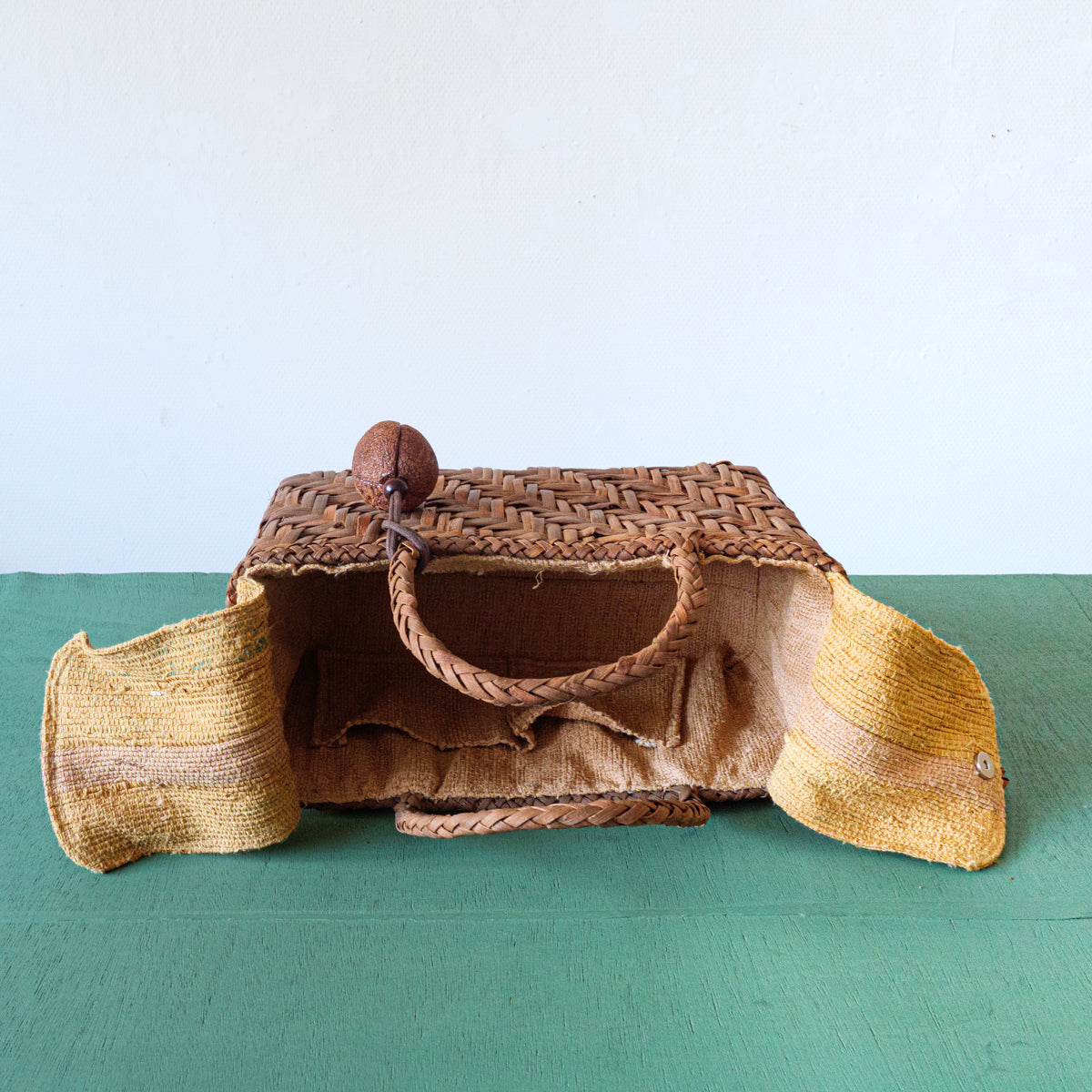 山葡萄バスケット(裂織中敷き)