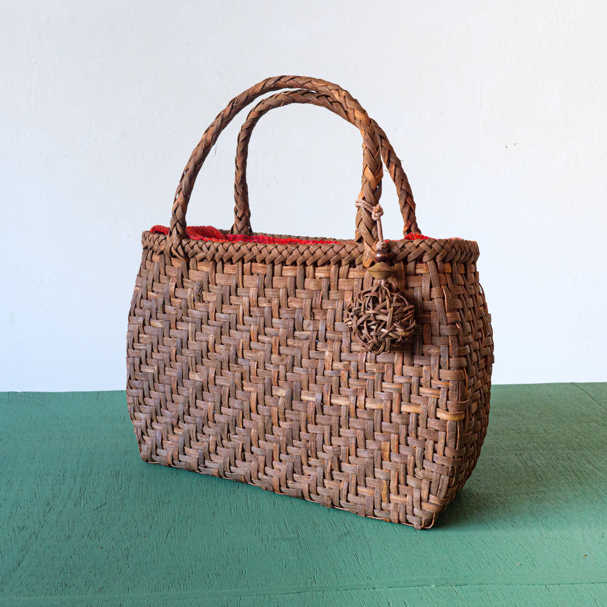 山葡萄バスケット(裂織中敷き)