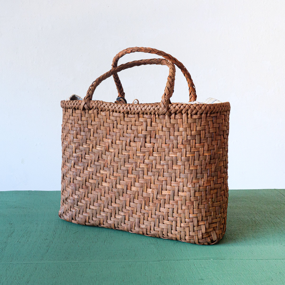 山葡萄バスケット(裂織中敷き)