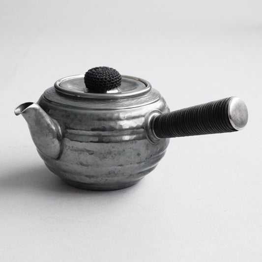 真鍮製急須丸形(中)段付