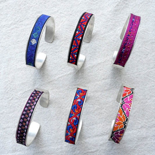 苗族刺繍バングル (S)